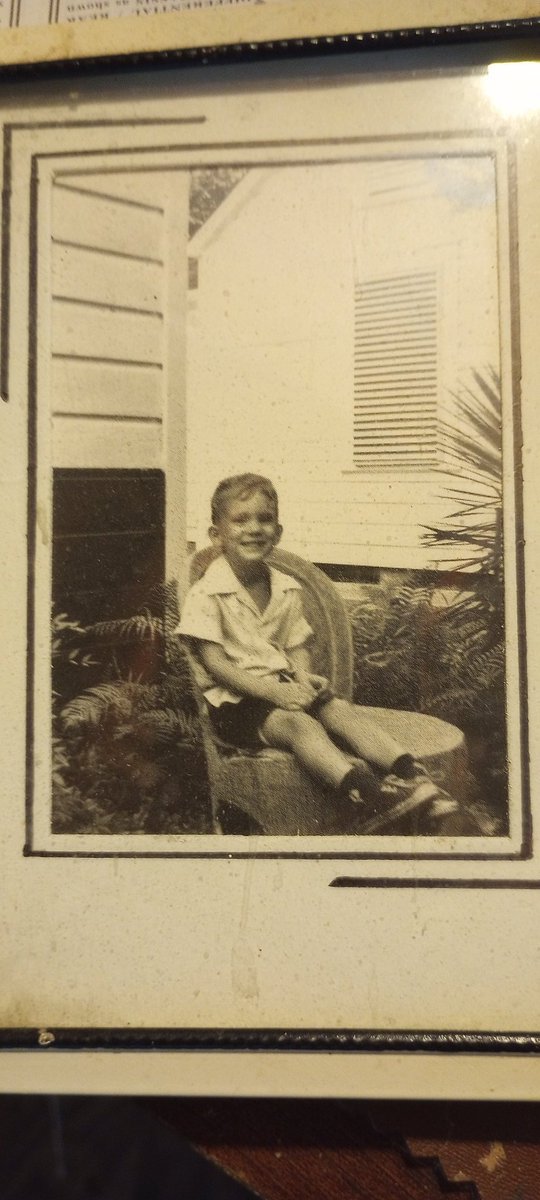 Michael47899234's tweet photo. Guess who.. circa 1965 https://t.co/8Im9HIoTZr