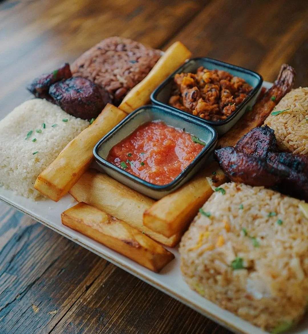 It's #GhanaianIndependenceday around the Indian Ocean ❤️🇬🇭

Happy Independence Day #Ghana! 

A delicious spread of our Ghanaian foods to usher in #GhanaAt66
📸 @mataas.kitchen 
#Waakye #FriedYam #Beans #Mɛko #FriedPlantains #GhanaianFoodNetwork #GhanaianCooking #WestAfricanFood