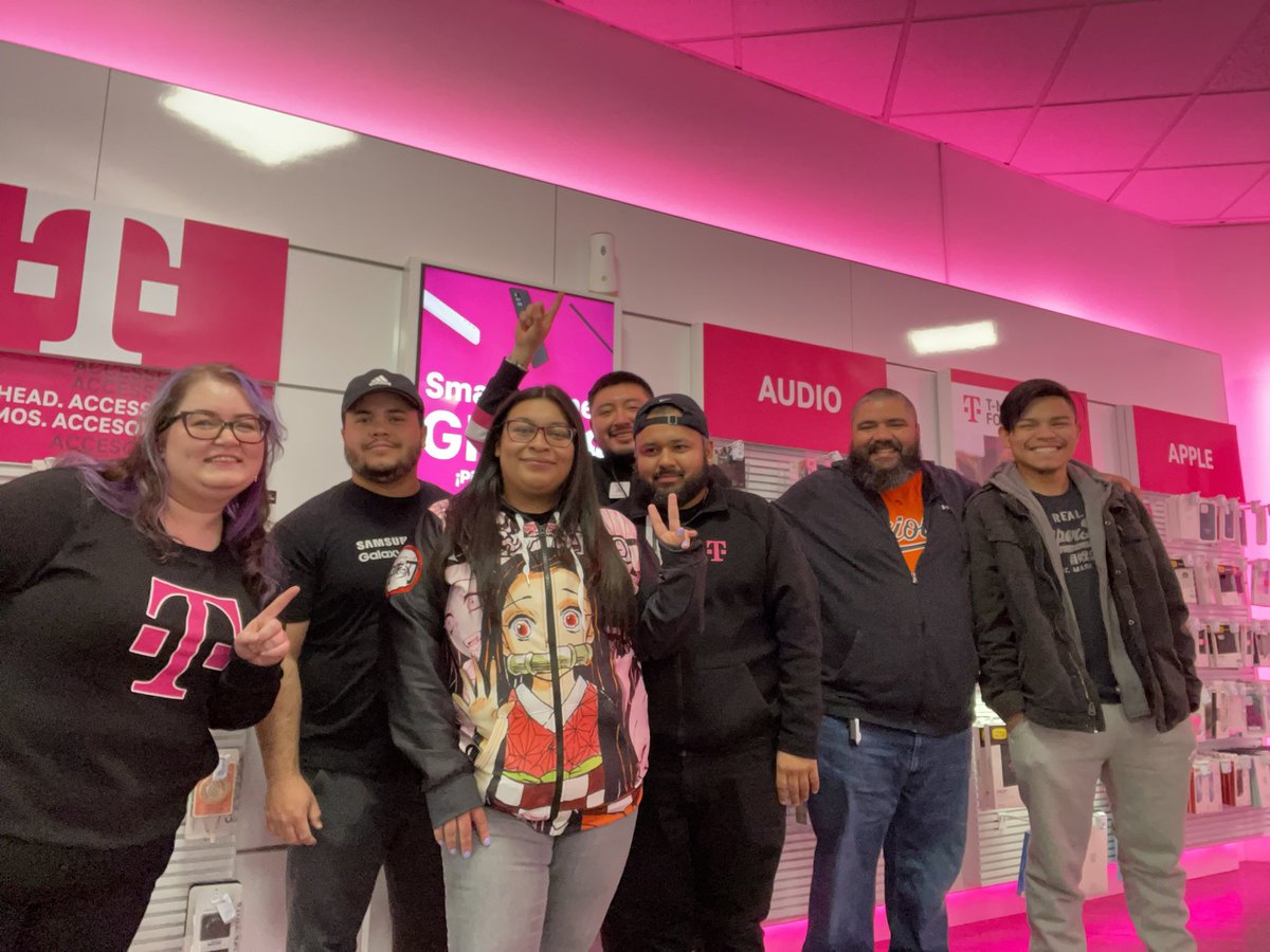 First store meeting on the books! So excited to be back with the 14th and Park crew!! Everyone’s fired up and READY to make it big in March✨💎 ✨ #TeamMagenta #theCrown #EastEmpire #AllGASnoBreaks #AGNB <a href="/Jose_MejiaVA2PA/">Jose Mejia</a> <a href="/SellPhones4/">EB</a>