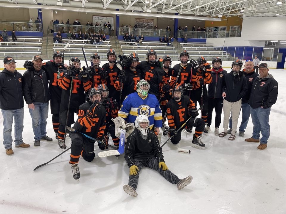 FarmingtonFYHA's tweet photo. This weekend the Farmington Junior Gold U16 team punched their ticket to State with a 5-0 victory over Edina! #fyha #wenotme #headingtostate
 
The Junior Gold U16 State Tournament will be held in Blaine March 17 – 19. https://t.co/CWl2EpNJsO