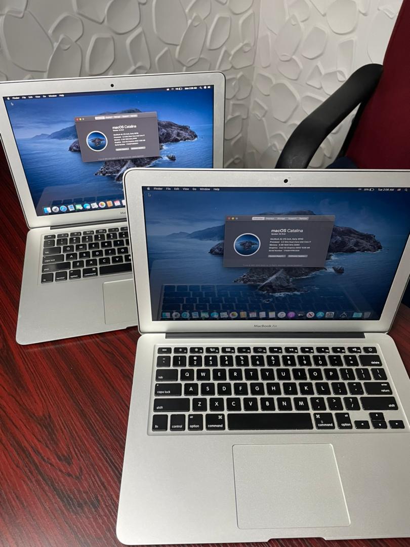 VividComT's tweet photo. 2015 Apple MacBook Air 13.3” - 1.6GHz  Core i5 
8GB - 256GB  SSD 
Latest Mac OS Catalina 
Graphics: Intel HD 
Thunderbolt digital Video output. 

Price: 280k https://t.co/mYzLvjLQK6