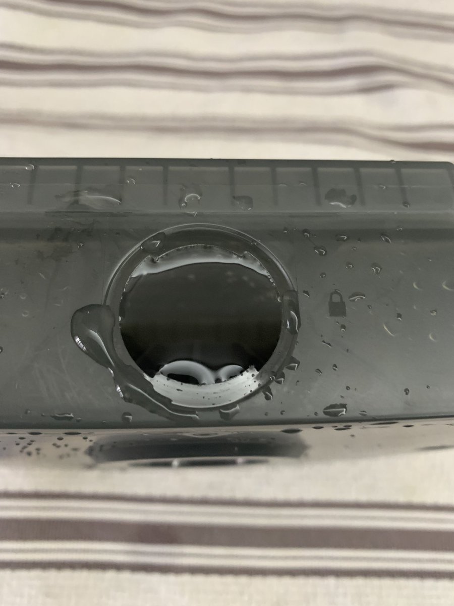 mohwkfoundation's tweet image. Hey @iRobot how is this fluid tank not completely full? You need to modify your mop programming because I constantly get errors telling me to fill the tank when it is like this! #Horrible #OverFilledIsNotFullEnough #ProgrammingError