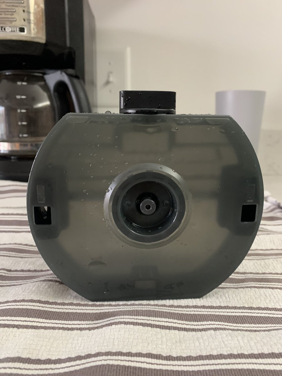 mohwkfoundation's tweet image. Hey @iRobot how is this fluid tank not completely full? You need to modify your mop programming because I constantly get errors telling me to fill the tank when it is like this! #Horrible #OverFilledIsNotFullEnough #ProgrammingError