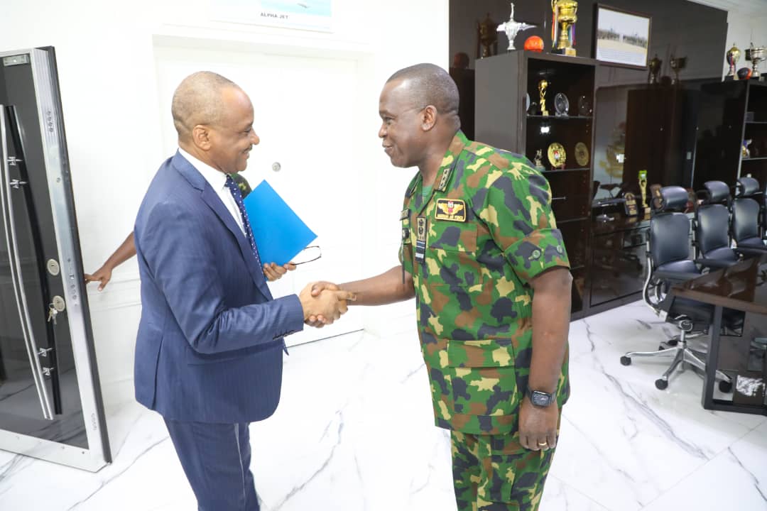 JamohBashir's tweet image. #SecurityisPriority Despite the continued calm in our maritime domain, there is a need for sustained vigilance as we keep the collaboration and coordination going with relevant security agencies. My visit to the Chief of Air Staff, Air Marshal Isiaka Amao was a fruitful exercise.