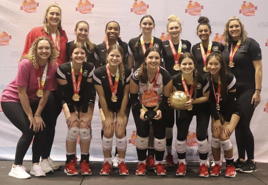 Awesome job Mizuno Club North 17 Angela who qualified for Nationals at Sunshine Classic in Orlando!! They took home the gold and got the golden ball. Way to work ladies!!! 🖤🏐❤️ #mizunoclubnorth #usavolleyball