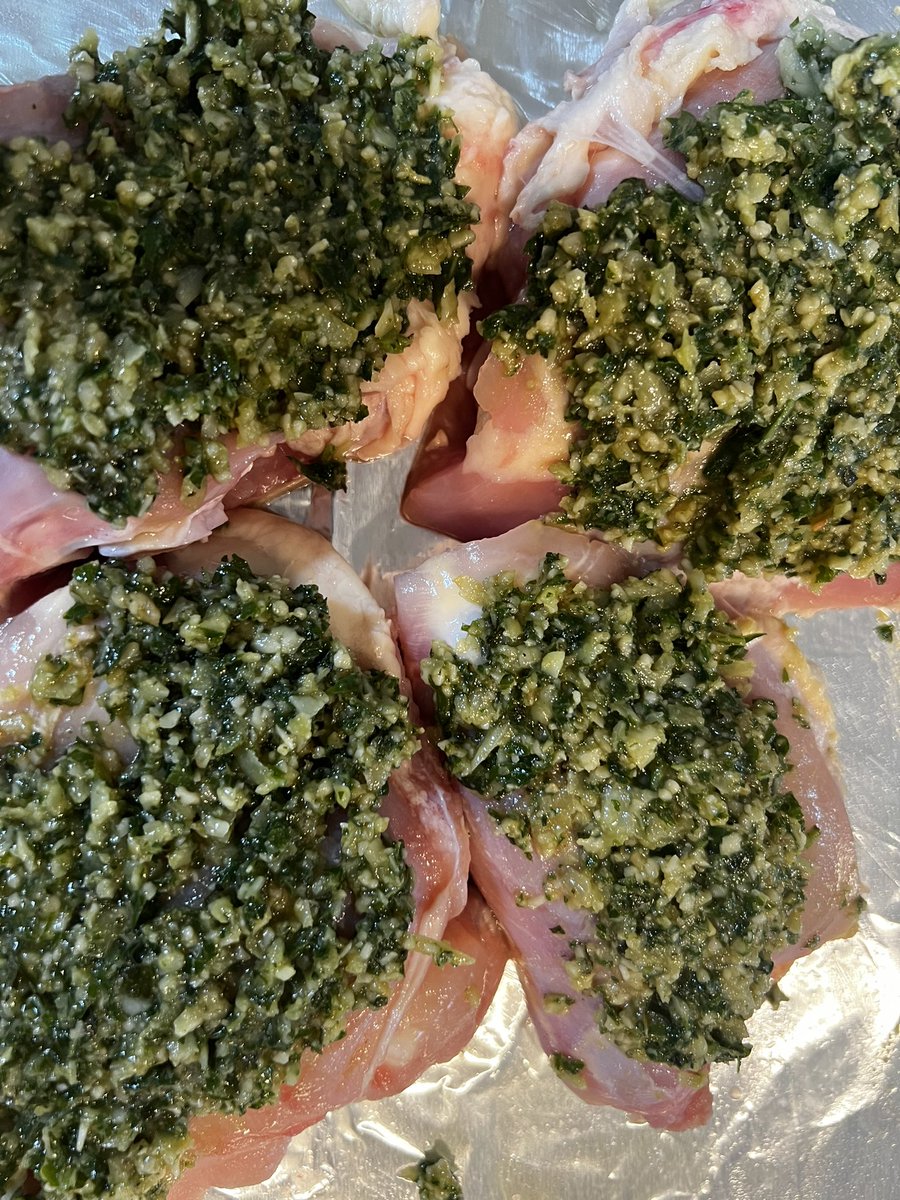 starlit's tweet photo. making a few pieces of homegrown basil pesto chicken cuz my pesto is the besto! #yum #foodicook #reallylocal https://t.co/T5lZu0ZS6D
