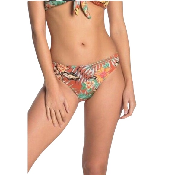 So good I had to share! Check out all the items I'm loving on <a href="/Poshmarkapp/">Poshmark</a> #poshmark #fashion #style #shopmycloset #rachelcomey #jwsignature #thebikinilab: posh.mk/PDitFLyIAxb