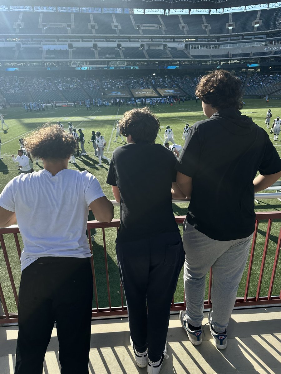 jacksonmorrow74's tweet photo. Great day for #XFL #fullthrottle  #ArlingtonRenegades https://t.co/ITI9y8W7vt