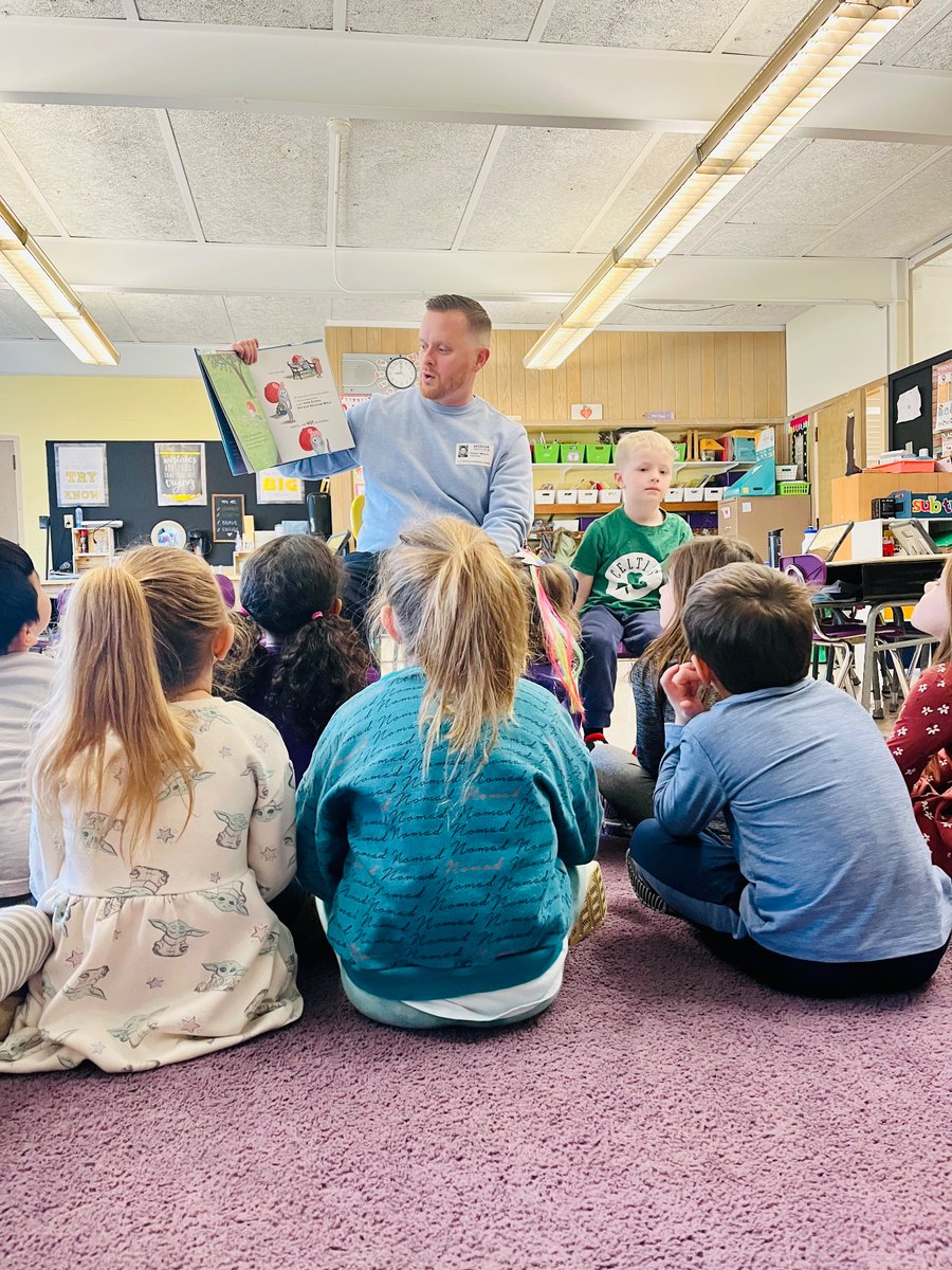 Miss Clinger tweet media