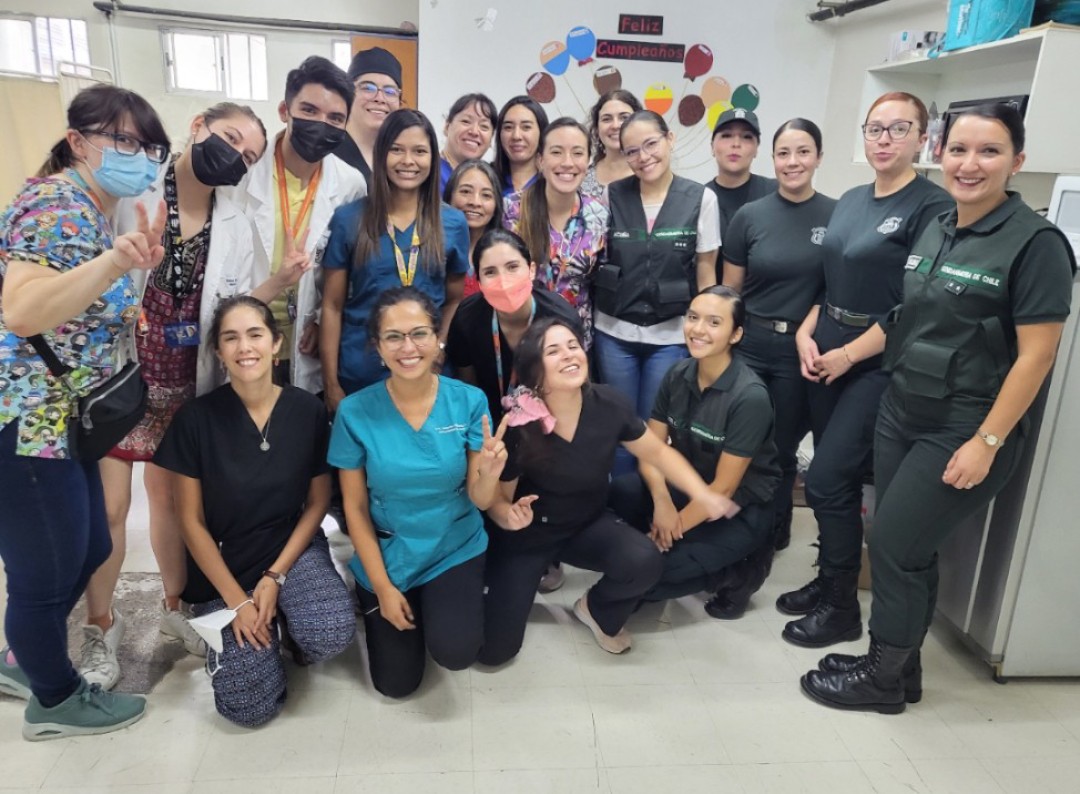 ColMedSantiago's tweet image. 🙂 Con mucha alegría finalizamos 2 jornadas de evaluación de salud en el recinto penitenciario de San Miguel. 
Agradecemos a tod@s l@s voluntari@s, organizaciones médicas y ministerios que apoyaron la campaña y nos permitieron conocer las necesidades sanitarias de las internas.