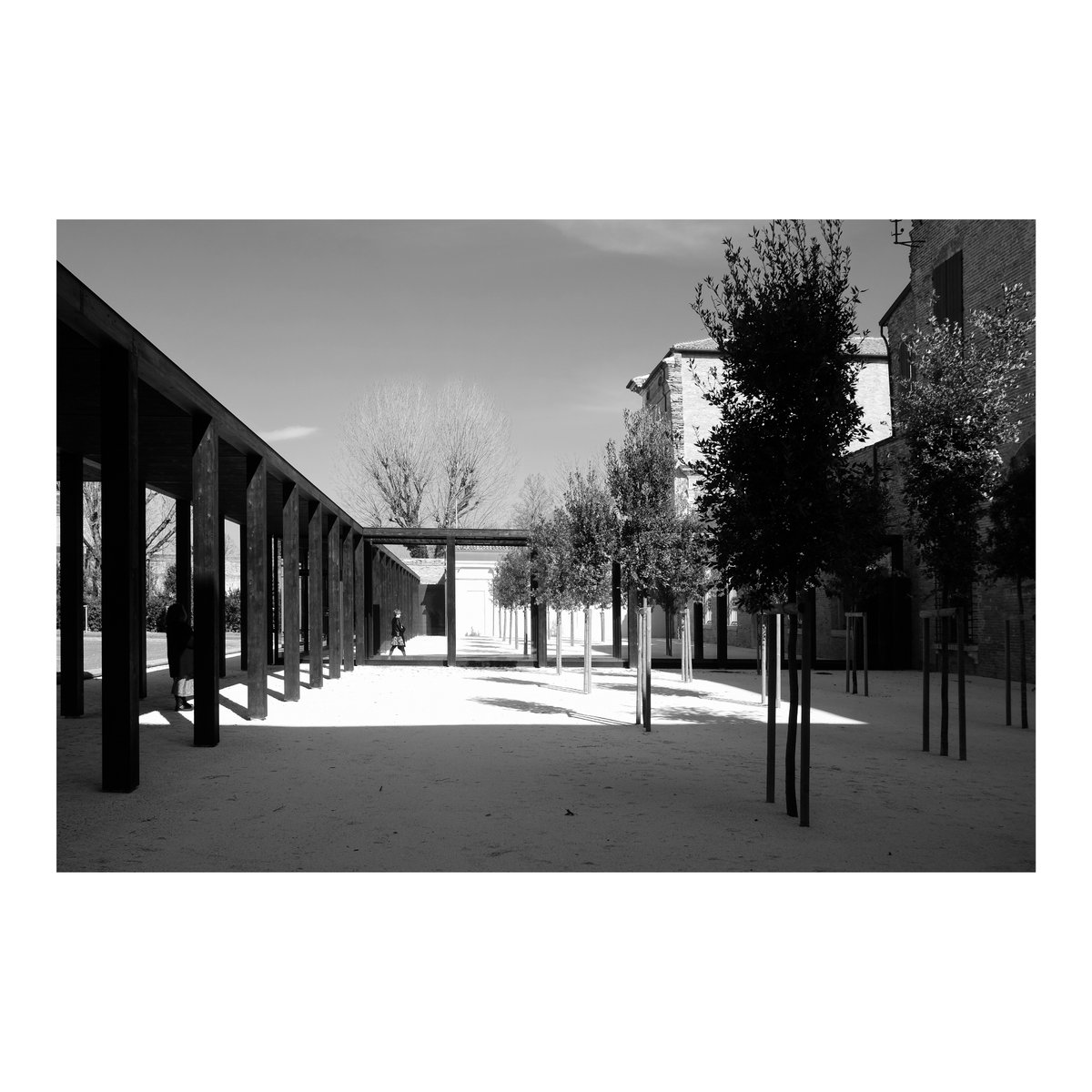 mpietropoli's tweet photo. Un palazzo sereno. #palazzodeidiamanti #labics #architecture #ferrara https://t.co/wF6KFcCxvG