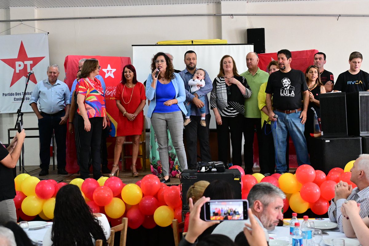 Vida longa ao partido que luta há tanto tempo pelo direito dos trabalhadores brasileiros! ⭐️ #pt43anos