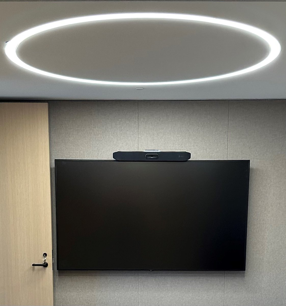 creationnetwork's tweet photo. Things are moving quickly in the final phases of the multi-floor TI improvement for an SF Investment Firm. We look forward to sharing with you soon the final reveal.  Included in the solution.
#Extron #Panasonic #Polycom #Planar #Zoom #videowall #videoconferencing https://t.co/0zOYUACi4I