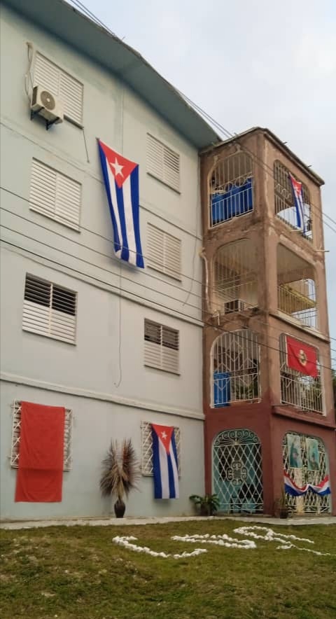 GHNordelo5's tweet photo. En la Zona 131 de los #CDRCuba, en Punta Brava,  La Lisa, el día comenzó con trabajo voluntario y culminará con una plenaria cederista (caldosa incluída). #Cuba #CDRCuba #YoVotoXTodos #MejorEsPosible https://t.co/Q2PK2bJJy8