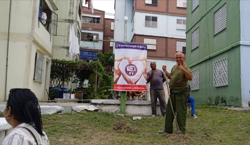 GHNordelo5's tweet photo. En la Zona 131 de los #CDRCuba, en Punta Brava,  La Lisa, el día comenzó con trabajo voluntario y culminará con una plenaria cederista (caldosa incluída). #Cuba #CDRCuba #YoVotoXTodos #MejorEsPosible https://t.co/Q2PK2bJJy8