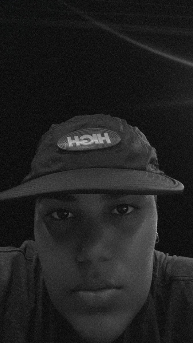 juliabsouto's tweet photo. #high ✨🧢 https://t.co/uoT4umhxlf
