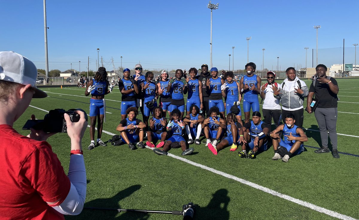 BeSomeone7v7's tweet photo. Went 5-1 on the weekend. Finished off as champs once again 🏆 https://t.co/bjw6HoTdaV