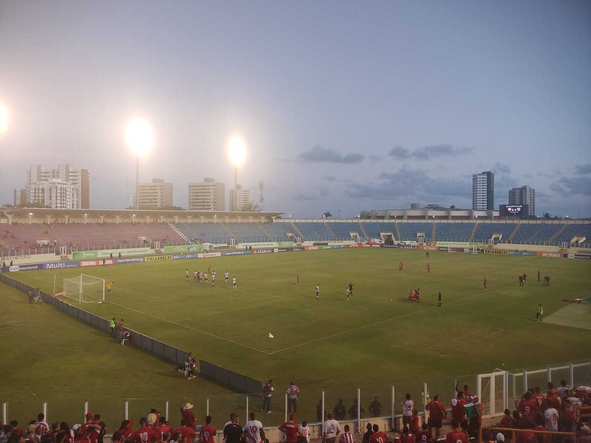 MeuGipao's tweet photo. Mais uma vitória do Mais Querido na Copa do Nordeste

Sergipe 3x1 Fluminense-PI

Jogo evidenciou a necessidade de um centroavante ou um camisa 10, perdemos muitas chances

Por outro lado, só precisamos de uma vitória nas 2 últimas rodadas pra classificar e embolsar dinheiro 🇦🇹 https://t.co/6OG2Wg0HUo
