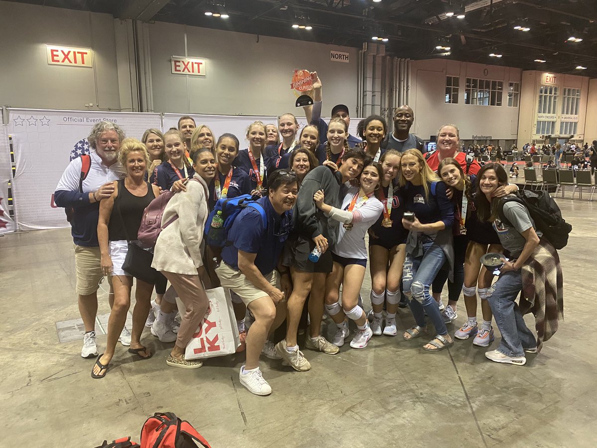 17 Open Sunshine Champs☀️Great run this week and heading to Chicago! OT 17 Aaron! <a href="/usavolleyball/">USA Volleyball</a> <a href="/OTVAvolleyball/">OTVA</a> <a href="/Biggamebobby/">Bob Putnam</a> <a href="/PlantHighSports/">Plant High School Athletics</a>