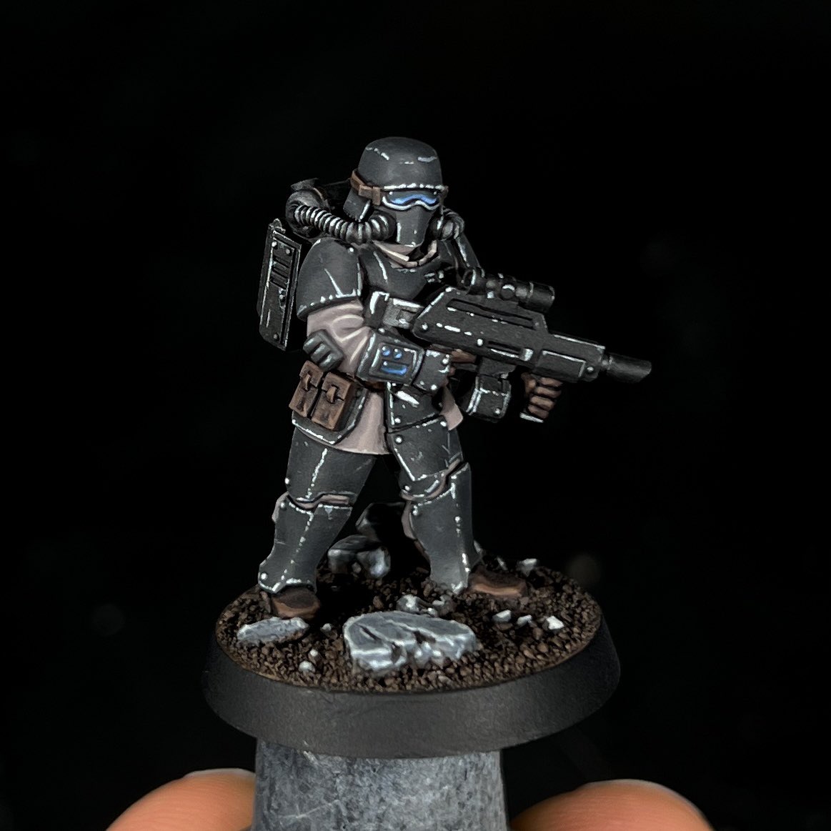 Test Kasrkin done! Printed on @Phrozen3D Mighty 8k #paintingwarhammer #warhammer40k #imperialguard #astramilitarum #printwithphrozen #resin #3dprinted #imperium #wargaming #scaleminiatures