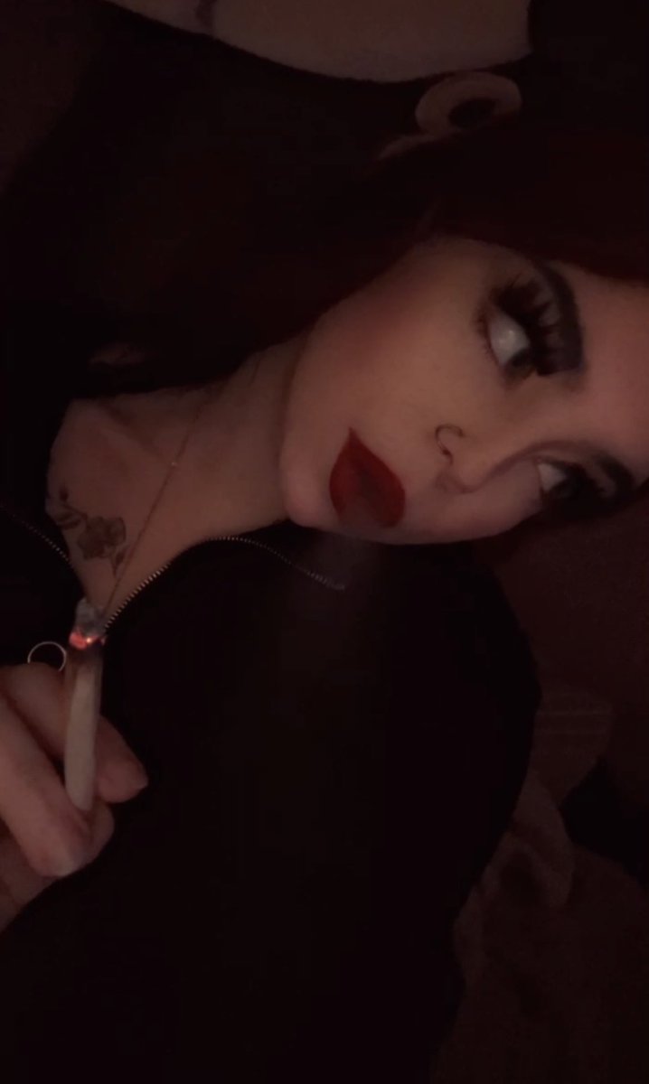 mistressleahhh's tweet photo. Be my human ashtray 😉

£mistressleah01 

Findom Paypig Finsub https://t.co/A9hh34PWAe