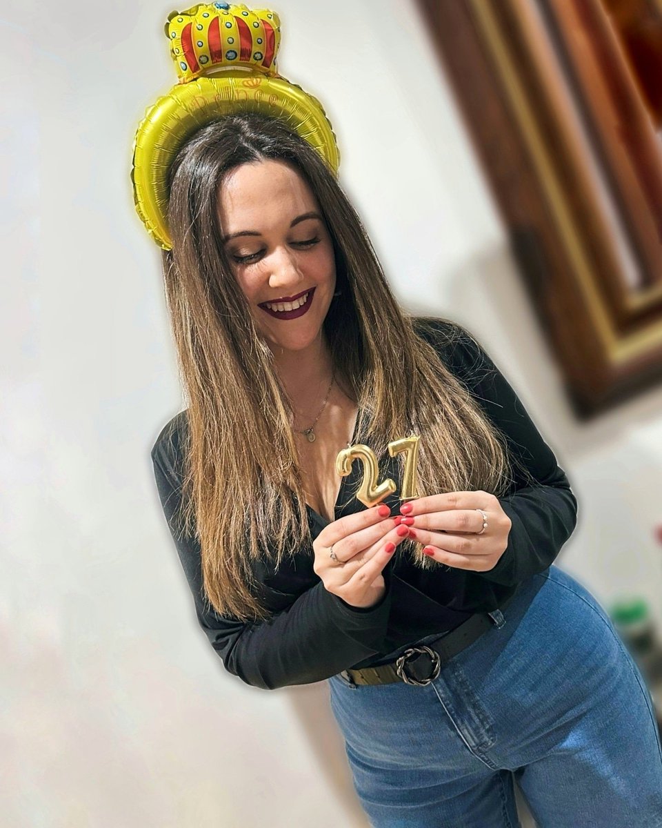 jessibrape's tweet photo. Los deseos al agua y al fuego lo que se va ✨🎂🩹♥️ https://t.co/6mBmIfpfgf