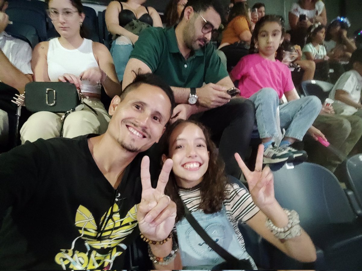 nickferron's tweet photo. Esperando el Show 💪🏻#CamiloEnAntelArena https://t.co/3E91kIKQar