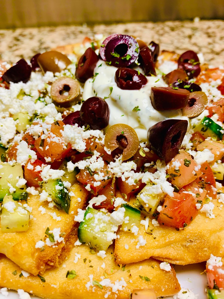 TheGrooveBarTO's tweet image. Kickback relax &amp;amp; munch on amazing appetizers!

Our Mediterranean Nachos are a fan-fave &amp;amp; our relaxed atmosphere with big screens make us the perfect spot to catch all the games with friends😁

#MediterraneanNachos #SportsBarHangout #DanforthLife #TheGroove1952 #BigScreenFun #Beer