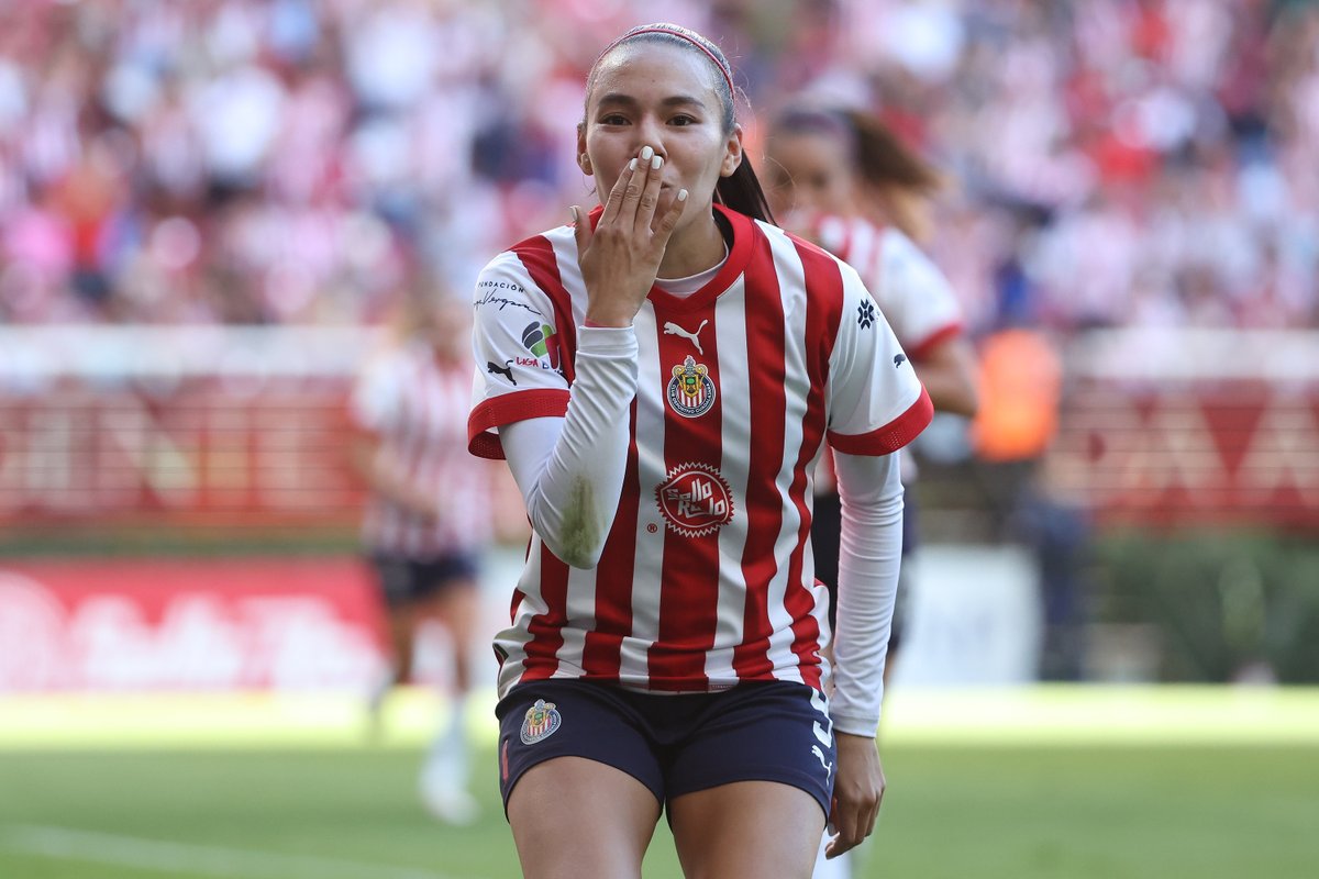 ChivasFemenil's tweet photo. 😘💕

#EsPorChivas 🐐 https://t.co/Pxm7LCXDdW