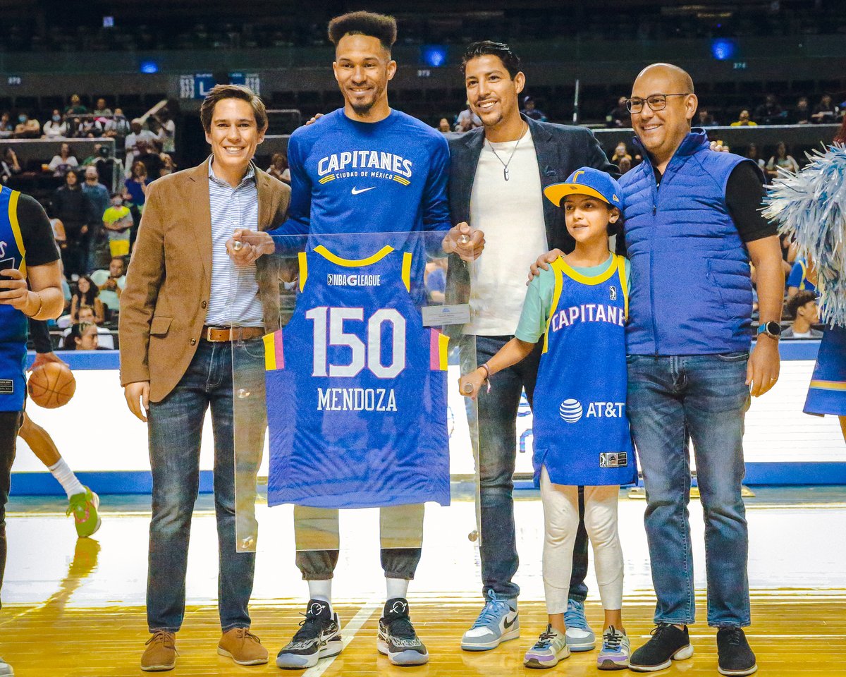 ¡¡Día histórico para <a href="/vkingo06/">Rigoberto (vikingo) Mendoza</a>!! 🇩🇴🔥

¡Gracias por ser parte de la #FamiliaCapitán por todo este tiempo! 💙

#SomosCapitanes