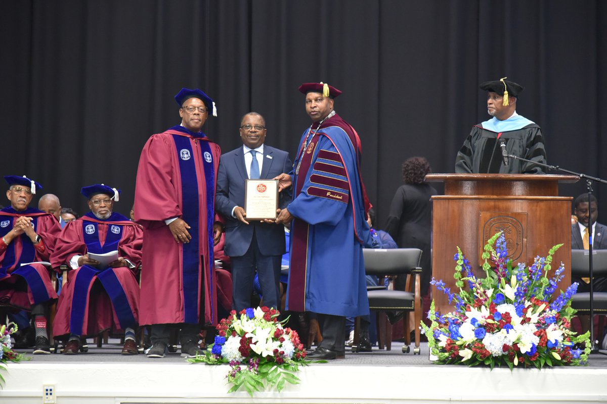 SCState1890's tweet photo. 💙❤️️Join us in congratulating Dr. Edoe Agbodjan, associate Extension admin, for his 25 years and service + Maurice Mitchell, assist. director of marketing and communications, on being named the 2023 Staff Employee of the Year for #SCState1890 at the 127th Founders' Day program. https://t.co/2a4yNdvBb6