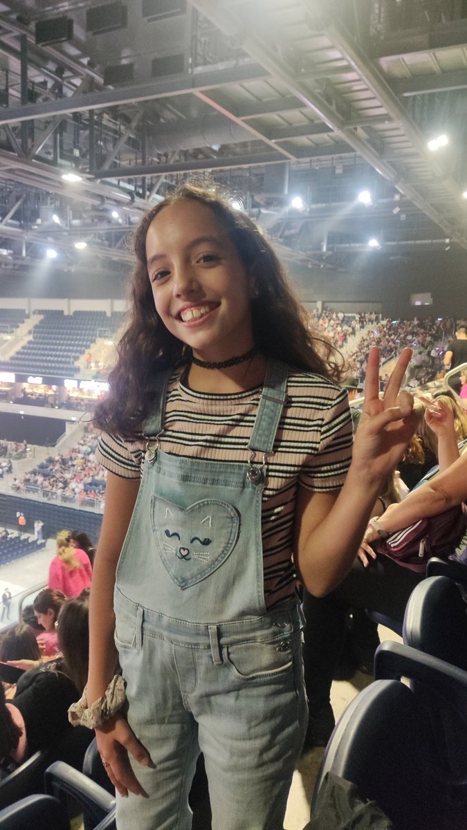 nickferron's tweet photo. #CamiloEnAntelArena https://t.co/jdWfBJwOCX