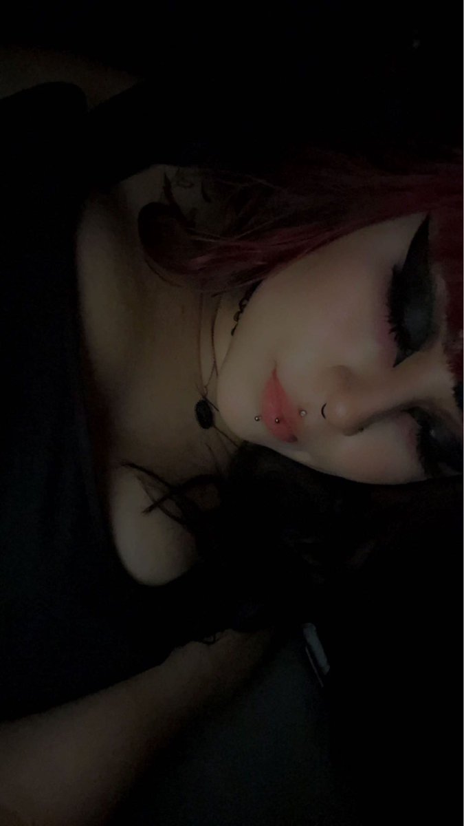 gothicvpid's tweet image. Anyway posting these bc I looked hot