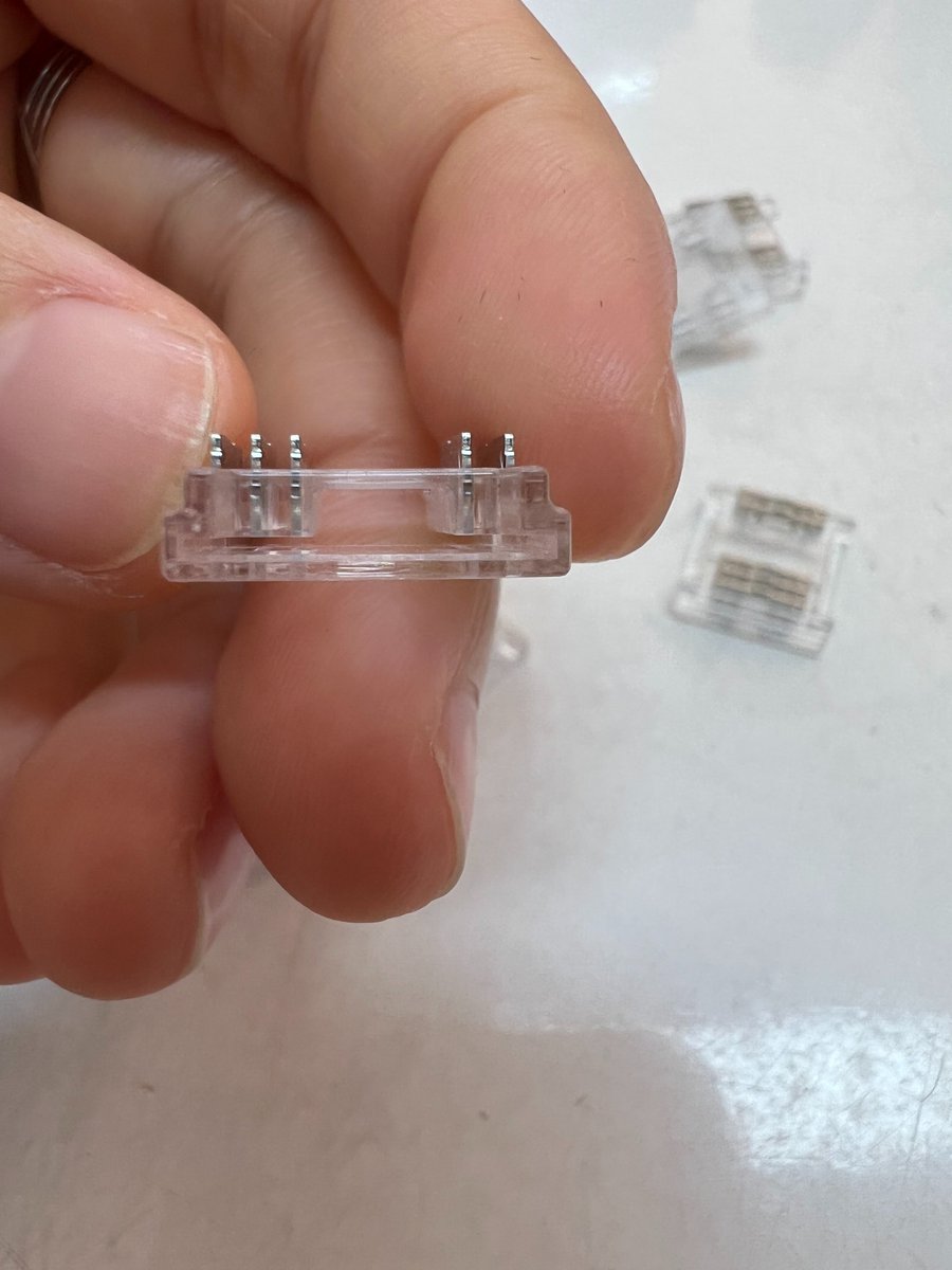 ledbecom's tweet image. 5P LED Connectors for RGBW COB LED Strip Lights. with solderless design, easy to reconnect the RGBW Strip Lights together.
bit.ly/3SNw4Hz
#ledbe #LEDConnector #RGBW #COB #LEDStrips