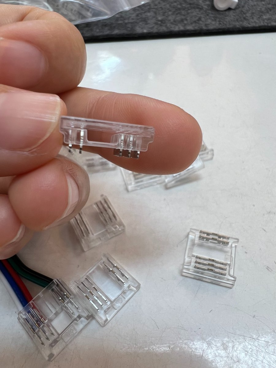 ledbecom's tweet image. 5P LED Connectors for RGBW COB LED Strip Lights. with solderless design, easy to reconnect the RGBW Strip Lights together.
bit.ly/3SNw4Hz
#ledbe #LEDConnector #RGBW #COB #LEDStrips