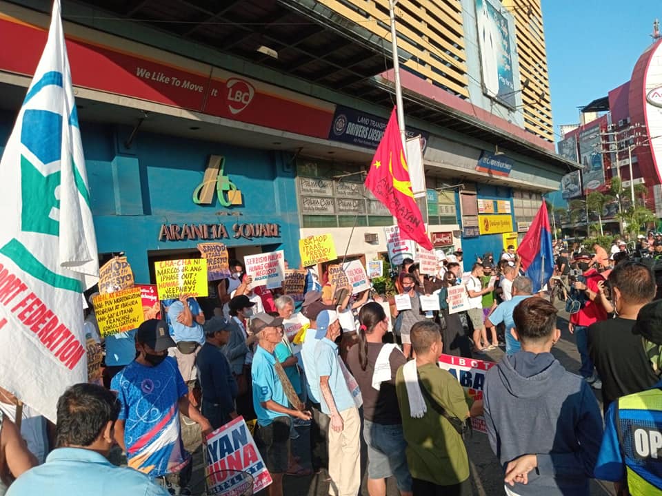 inquirerdotnet's tweet photo. LOOK: Some PUV drivers and operators hold a protest in Monumento, Caloocan as the weeklong transport strike begins today, March 6. | 📷: No to PUV Phaseout Coalition/Facebook https://t.co/R3E08nN9PJ