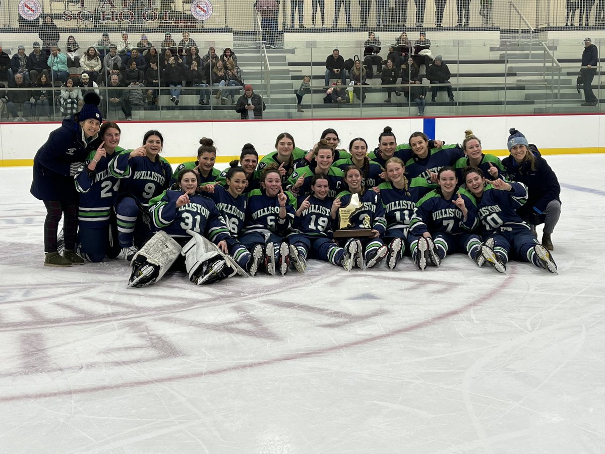 WillistonGVHCKY's tweet photo. Wildcats win 4-1! 🚨’s from Piekarski ‘26, Crovo ‘23, Calderone ‘23 and Lyons ‘24! Ferebee ‘25 was outstanding in the net! Wildcats finish 27-0-1!  A magical season with a special group!  Thanks to our incredible seniors!!! #alwaysearnednevergiven https://t.co/qCLDqGRk0G