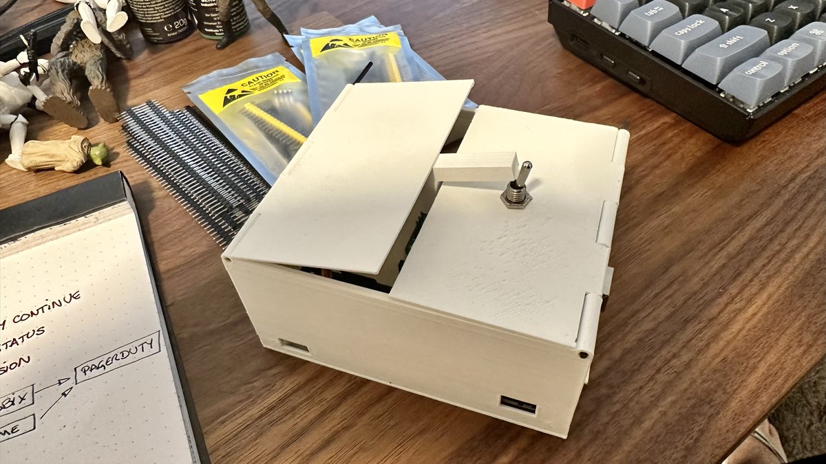 sdbruder's tweet image. box looks ready! Now will start to actually build &amp;amp; code it. #uselessmachine #arduino #openscad #3dprinting