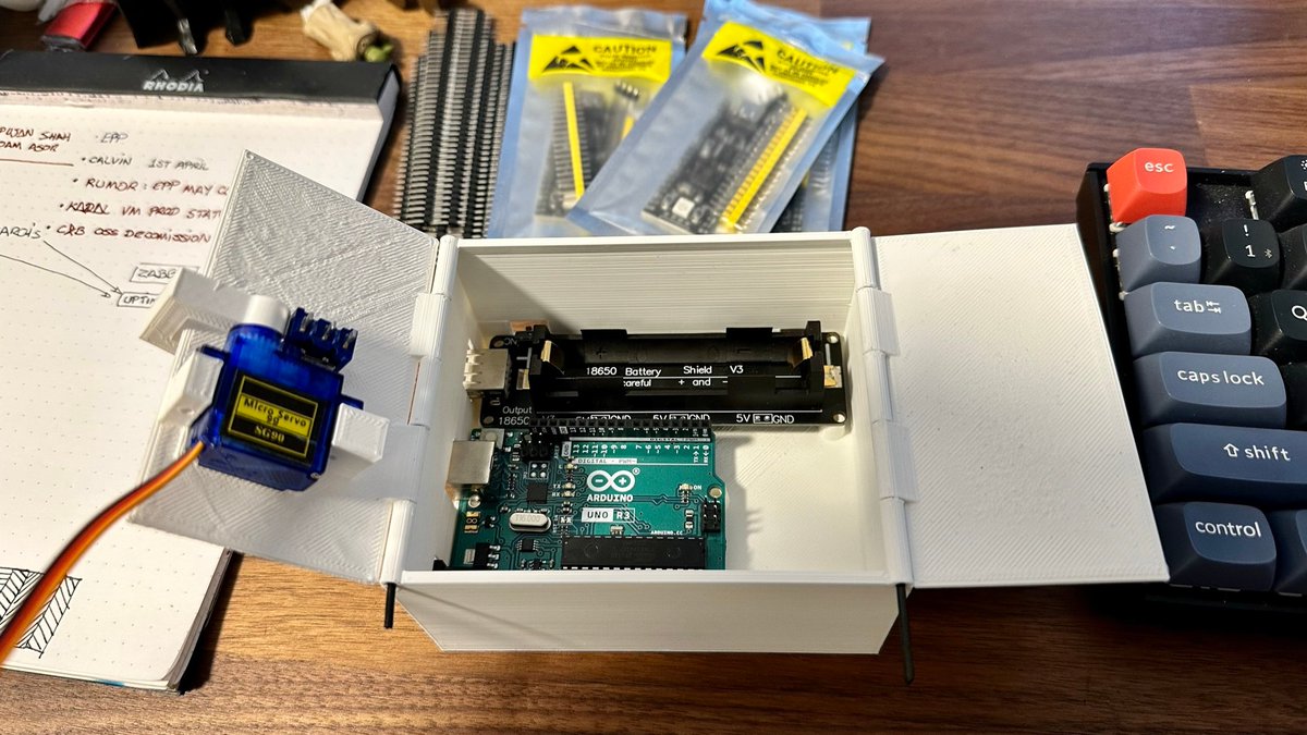 sdbruder's tweet image. box looks ready! Now will start to actually build &amp;amp; code it. #uselessmachine #arduino #openscad #3dprinting