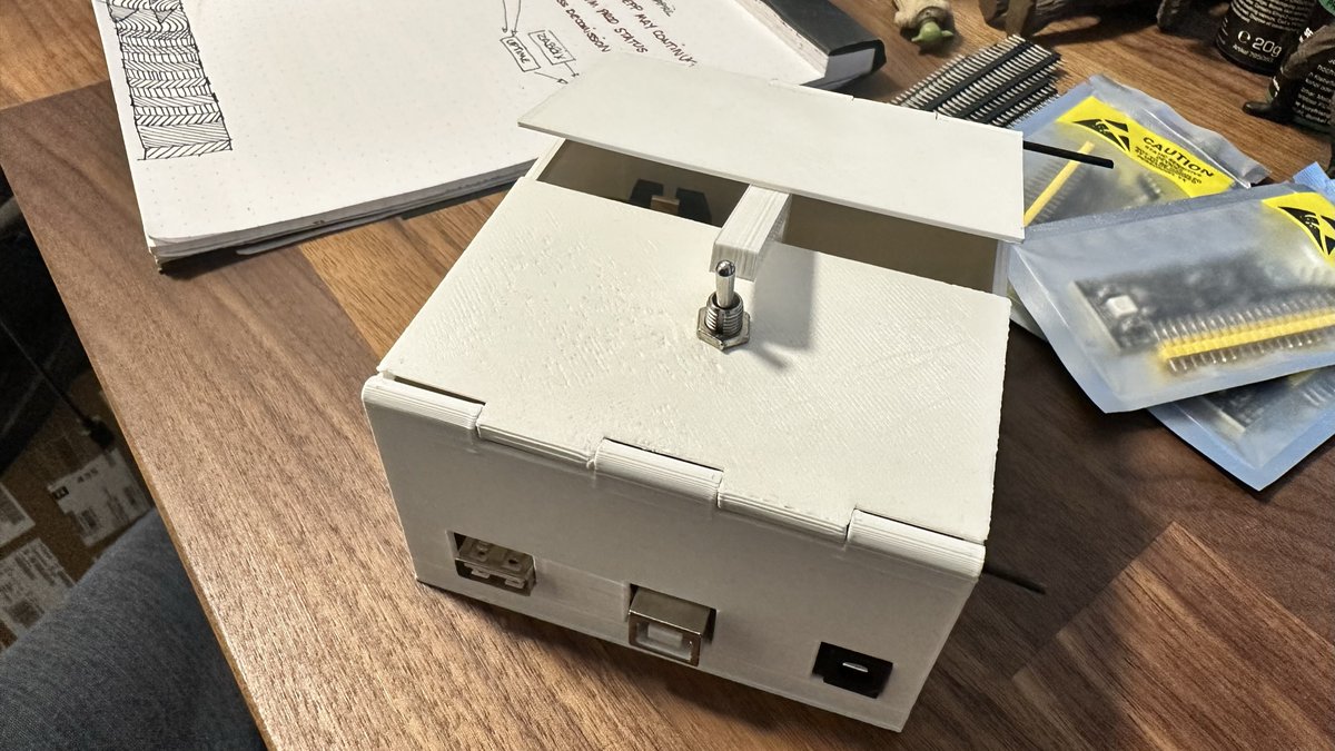 sdbruder's tweet image. box looks ready! Now will start to actually build &amp;amp; code it. #uselessmachine #arduino #openscad #3dprinting