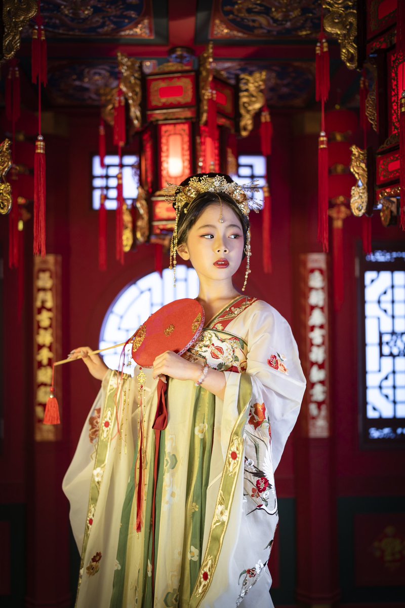 riara_0308's tweet image. おはようございます。
今日からまた頑張ろう✨

＃漢服　＃美しい　＃js8  ＃小学生
＃子役　＃キッズモデル　＃Riara