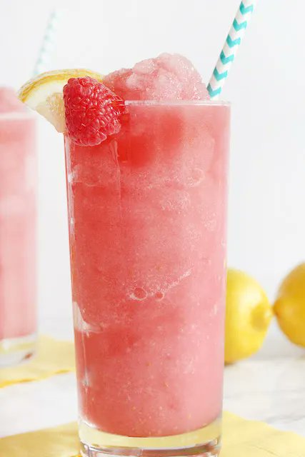 southernmomlove's tweet photo. Very Raspberry Lemonade Sparkling Mock-quiri Recipe https://t.co/4G8GOqrjWs 

#recipe #drink #drinkrecipe #daquiri #mocktail #raspberry #lemonade https://t.co/nbMfYXfNj0