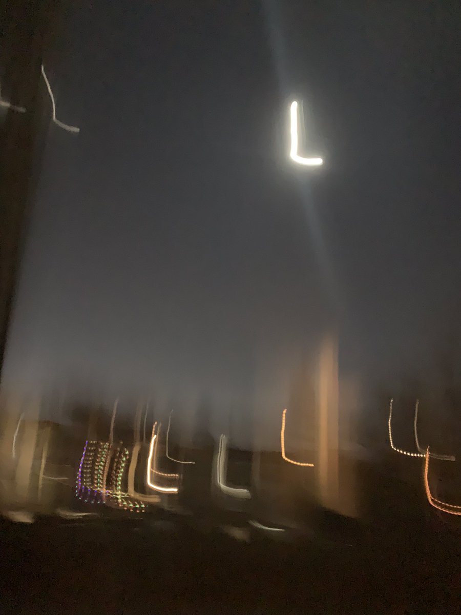cutetaeful's tweet image. I TRIED TO TAKE A PIC OF THE FULL MOON AND IT GAVE ME THE BIGGEST "L" 😭