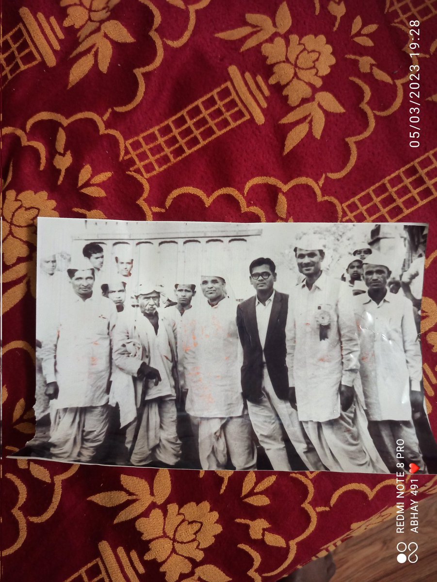 AbhayRajnor491's tweet photo. खूप दिवसानी घरातील आवरसावर करतांनी सापडलेला अप्रतिम फोटो ❤️😊
@bb_thorat @RVikhePatil @drsujayvikhe
@satyajeettambe
#todaytweet https://t.co/NFlF3SERRz