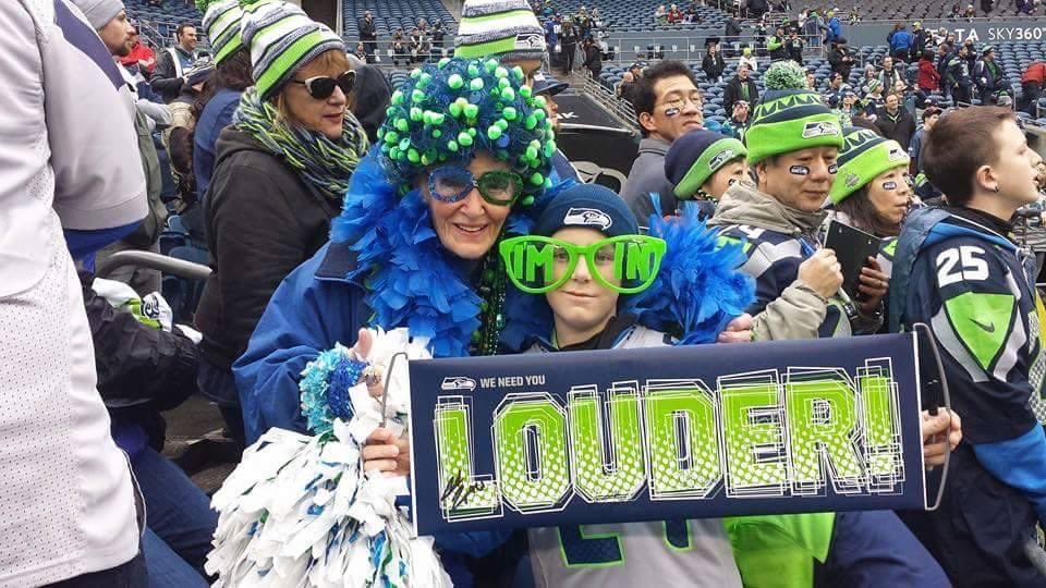 SeahawkScreamer's tweet image. R.I.P.  Mama Blue!
