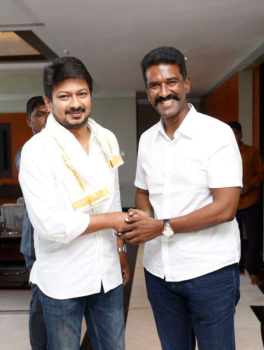 drmahendran_r's tweet photo. ஈரோடு கிழக்கு தேர்தல் பிரச்சாரத்தில் சொன்னது சொன்னபடி 50,000 வாக்குகள் வித்தியாசத்திற்கு மேல் ஒரு வரலாற்று வெற்றியை உறுதி செய்த கழக இளைஞரணிச் செயலாளர் மாண்புமிகு அமைச்சர் சகோதரர் @Udhaystalin அவர்களை நேரில் சந்தித்து வாழ்த்து தெரிவித்த மகிழ்வான தருணத்தில்... https://t.co/TdPvT46oK3