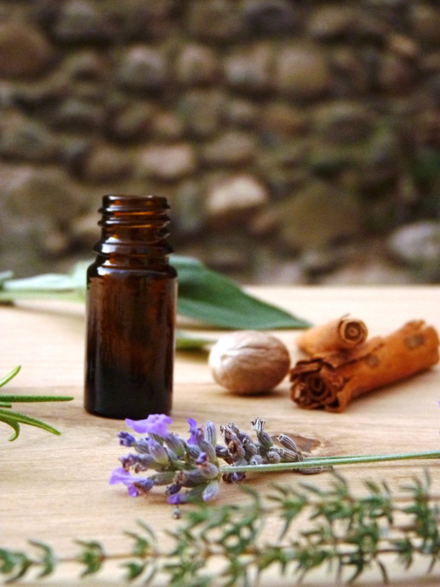 Biolandes_'s tweet photo. Hello Twitter !
As a major French producer since 1980 of essential oils and extracts from 35 countries for perfumery, cosmetics, aromatherapy and flavours, BIOLANDES offers an aromatic range of 700 oil essentials. Website in bio for more information. #Biolandes #EssentialOils https://t.co/RfOBwrYKkv