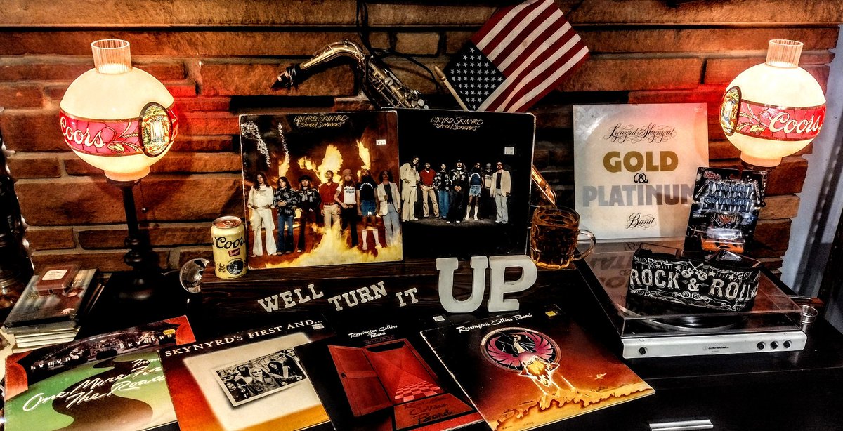 poppafunk's tweet photo. All night Rossington, be it Lynyrd Skynyrd or The Rossington Collins Band.
I still have the gas station bandana that I got when we stopped for beer before the Skynyrd concert in 2010, it was perfect then and it's perfect now.

#LynyrdSkynyrd
#SkynyrdForever
#RIPGaryRossington https://t.co/LXLAuSFTqn