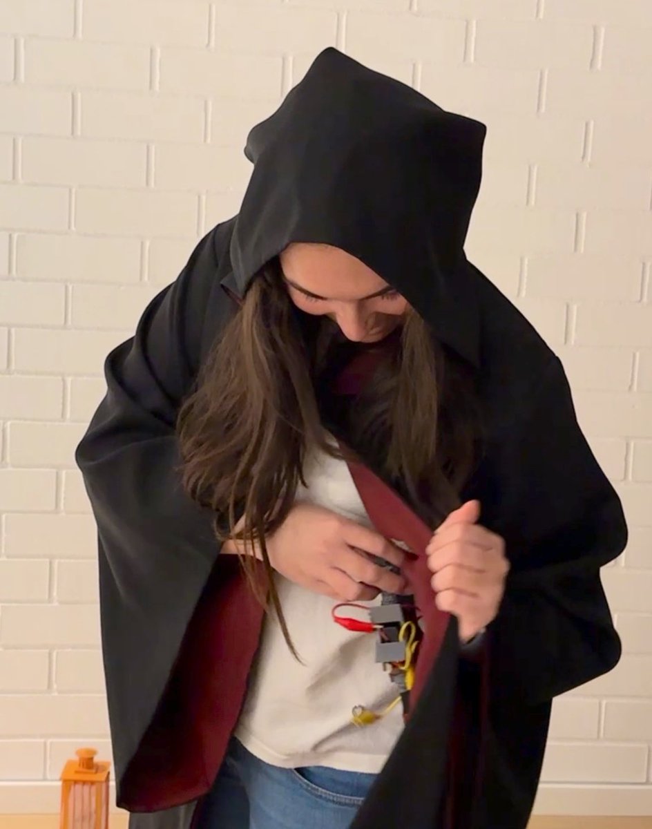 elenavercher's tweet image. lumos!✨

here&apos;s the @instructables for creating props as Hagrid&apos;s Lantern &amp;amp; Elder Wand in @tinkercad and make them interactive using @microbit_edu

▶️ instructables.com/Hagrids-Intera…

and we&apos;re one of the finalists in the #BlockCode contest... wish us luck!🤞🏼✨✨✨

#StorytellingRobots