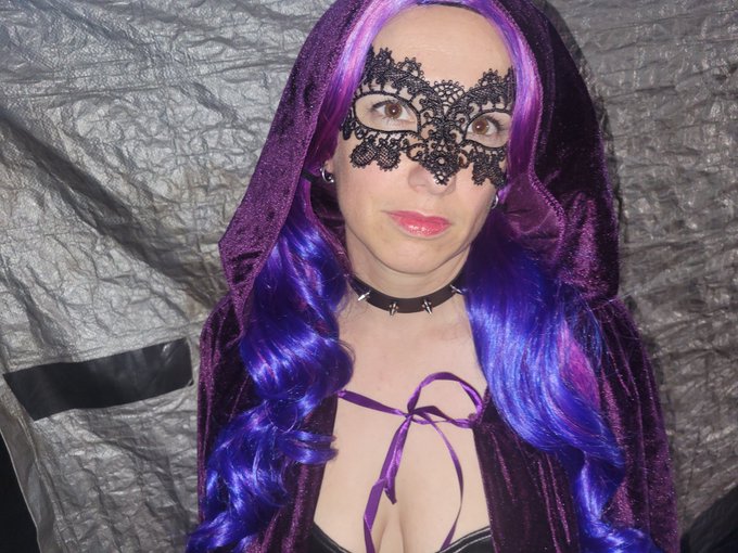 Miss O.S. Not having any of @PaPiLoC69_4Life https://t.co/STehVOtF0g<a class="tags" href="/tag/papiloc69_4life">@papiloc69_4life</a>